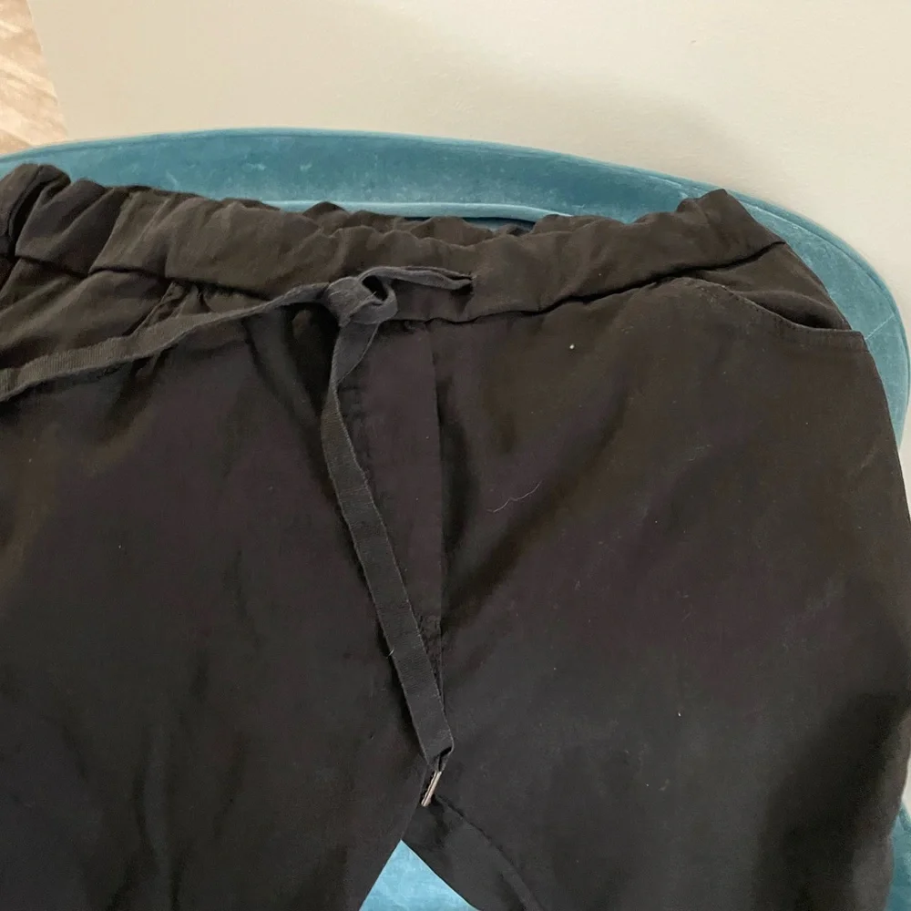 ✨ Venti6 Black Pants with Gemstone Detail - Size Medium ✨ - Picture 3 of 6